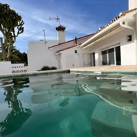 Karibu & Pool Marbella