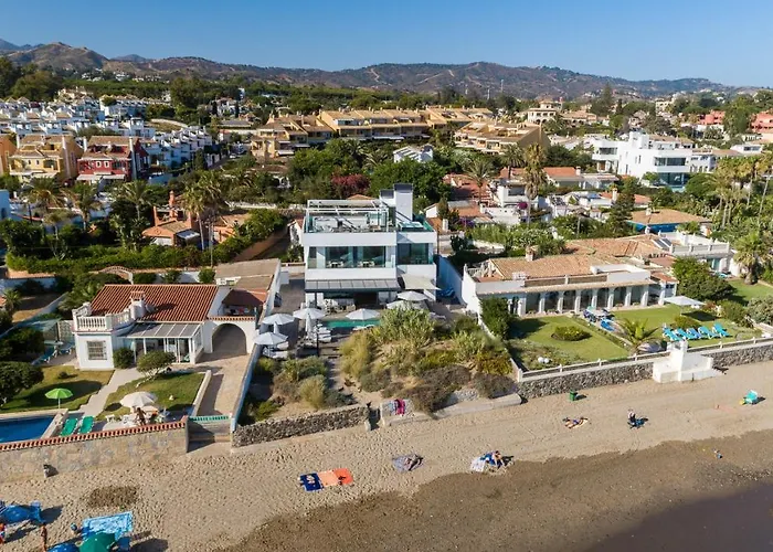 Будинок відпочинку Karibu & Pool Марбелья