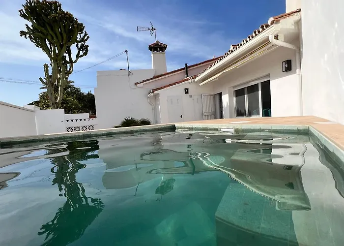 Karibu & Pool Marbella