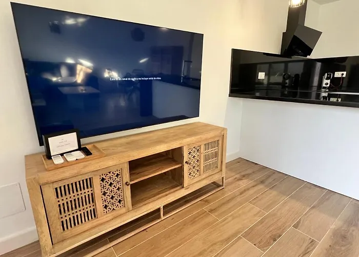 Karibu & Pool בית נופש מארבלה